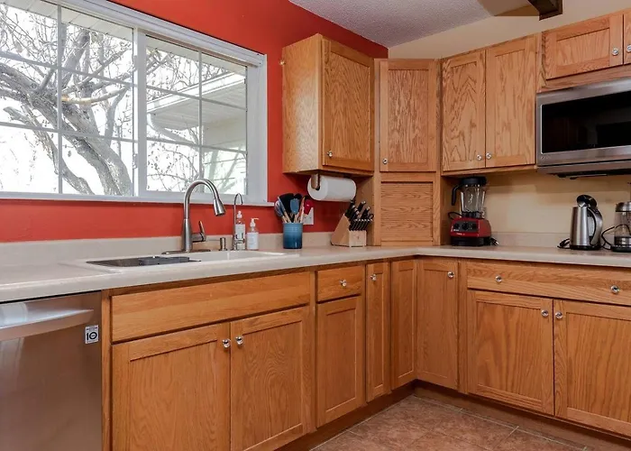 Spacious Dual-home Mountain Escape With Hot Tub And Creek Views Near Trails In Lander, Wyoming Holiday home *