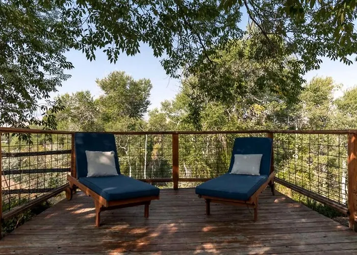 Spacious Dual-home Mountain Escape With Hot Tub And Creek Views Near Trails In Lander, Wyoming *