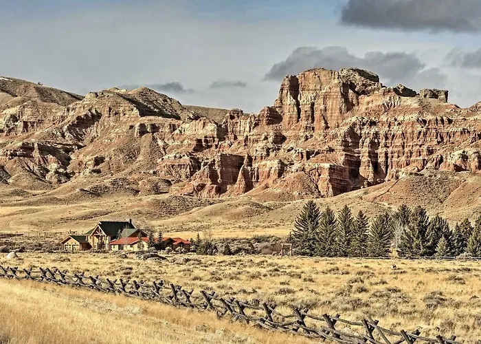 Spacious Dual-home Mountain Escape With Hot Tub And Creek Views Near Trails In Lander, Wyoming