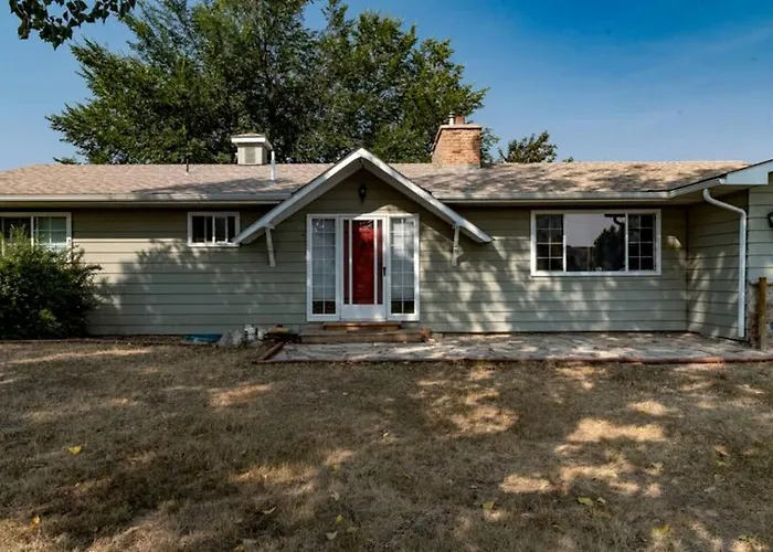 Spacious Dual-home Mountain Escape With Hot Tub And Creek Views Near Trails In Lander, Wyoming * Lander